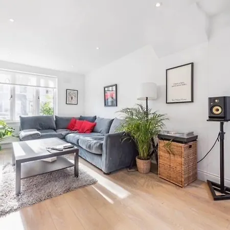 3 Bedroom House Beside Croke Park Semesterbostad *